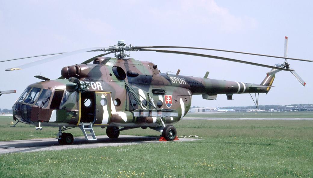 Βίντεο: Η Σλοβακία παραδίνει 4 ελικόπτερα Mi-17 στην Ουκρανία