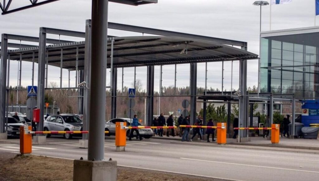 Η Φινλανδία υιοθέτησε νόμο για την ανέγερση φρακτών στα σύνορα με τη Ρωσία