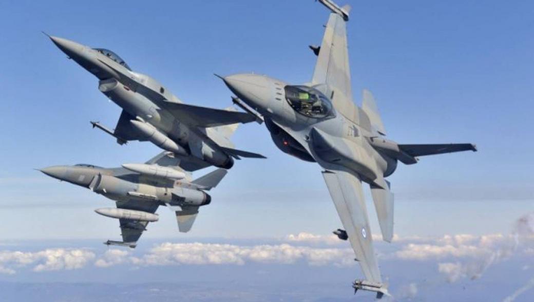 Είκοσι τουρκικά μαχητικά αεροσκάφη F-16 πέταξαν πάνω από το Αιγαίο – Τα 6 ήταν οπλισμένα