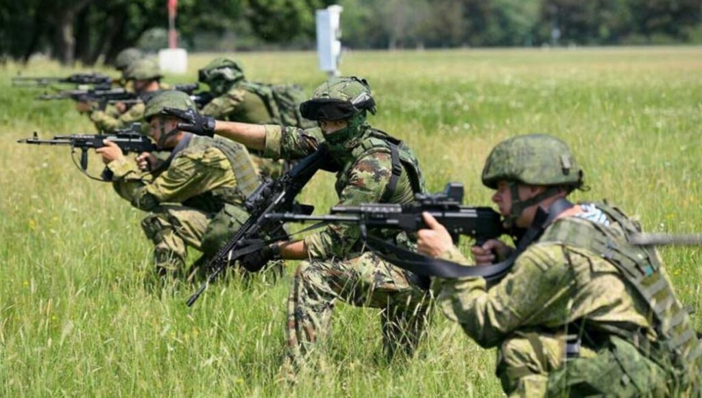 Σειρήνες αεροπορικού συναγερμού στα σύνορα Σερβίας-Κοσσόβου: Ήχοι από πυροβολισμούς και συγκρούσεις