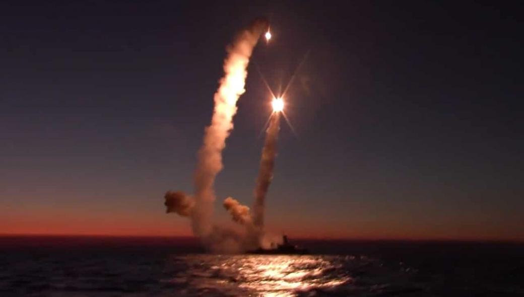«Πύρινη νύχτα» για Νικολάεφ και Χάρκοβο: Ρώσοι εξαπέλυσαν μπαράζ πυραυλικών επιθέσεων