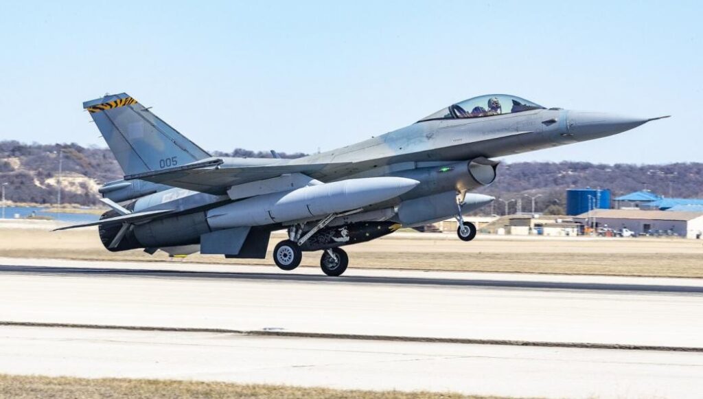 ΓΕΑ: Παρουσίαση από την Northrop Grumman του συστήματος Η/Π IVEWS για τα υπό αναβάθμιση F-16