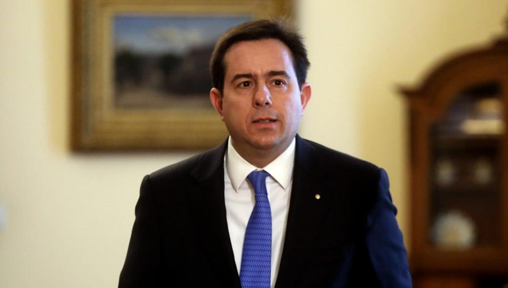 Ν.Μηταράκης: Από υπουργός έγινε… υπουργός σε σίριαλ – Τον «στολίζουν» στο Τwitter