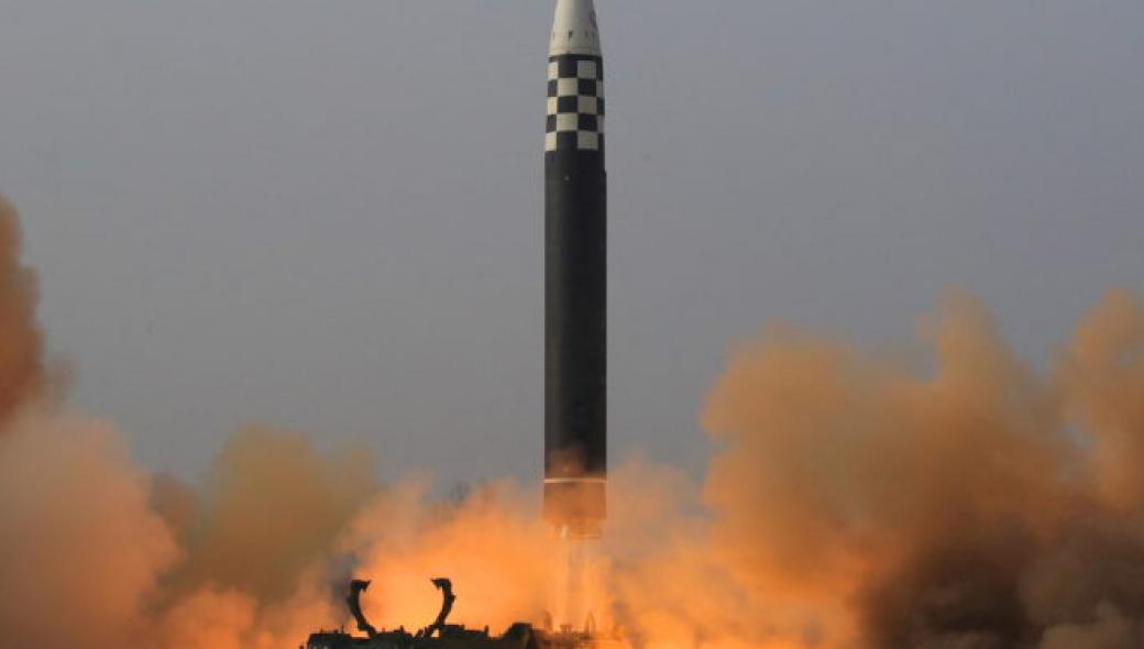 Βόρεια Κορέα: Εκτόξευσε βαλλιστικό πύραυλο «προς ανατολική κατεύθυνση»