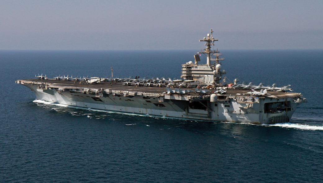 Κρήτη: Στο λιμάνι της Σούδας έδεσε το αμερικανικό αεροπλανοφόρο «George H.W. Bush»