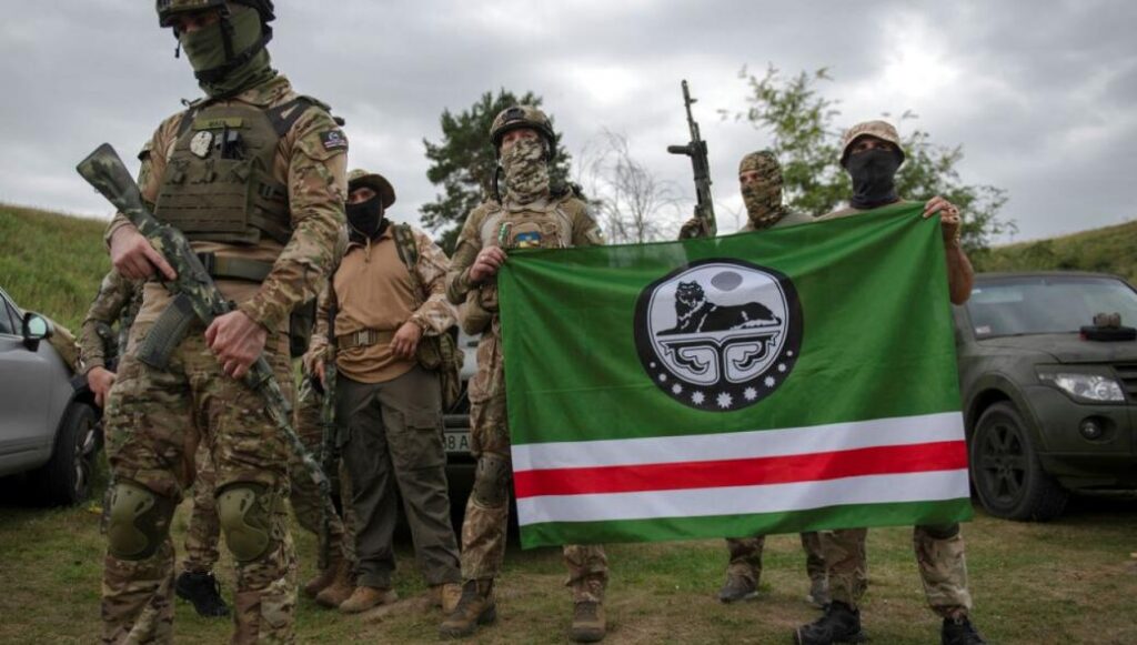 Βίντεο: Έφτασαν οι πρώτοι Τσετσένοι μαχητές στην Ποπάσναγια – Αναπτύσσονται στο μέτωπο