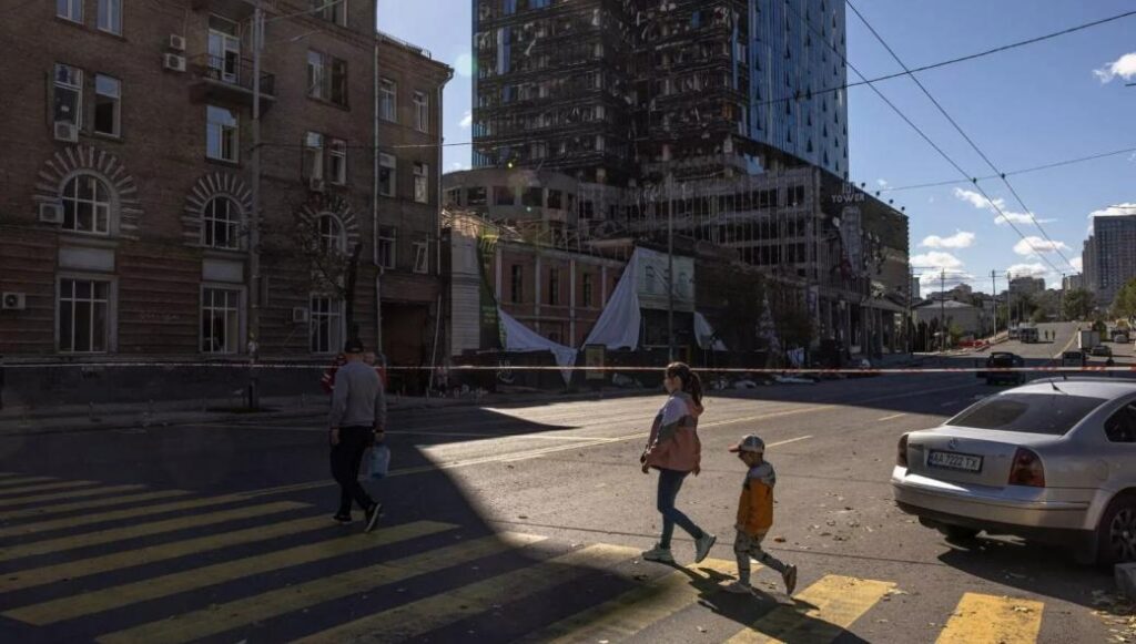 Η πρεσβεία των ΗΠΑ στο Κίεβο κάλεσε τους Αμερικανούς να εγκαταλείψουν την Ουκρανία