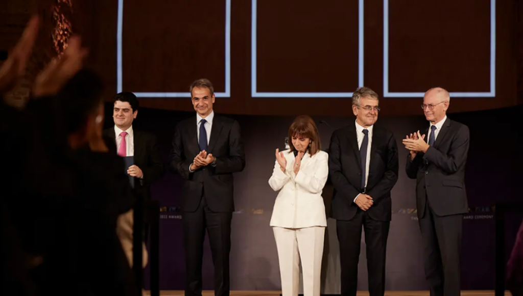 Αποδοκιμασίες σε Κ.Μητσοτάκη & Κ.Σακελλαροπούλου: «Κάτω η κυβέρνηση των υποκλοπών & των παιδεραστών»