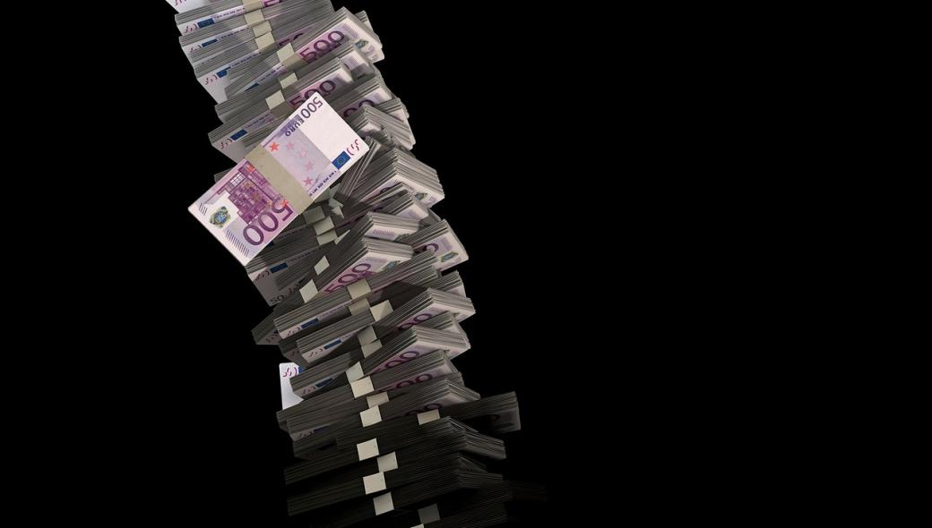 Κυβέρνηση: Αρπάζουν τα σπίτια του κοσμάκη, διακινούν «μαύρο χρήμα» & επιχορηγήσεις εκατ. ευρώ