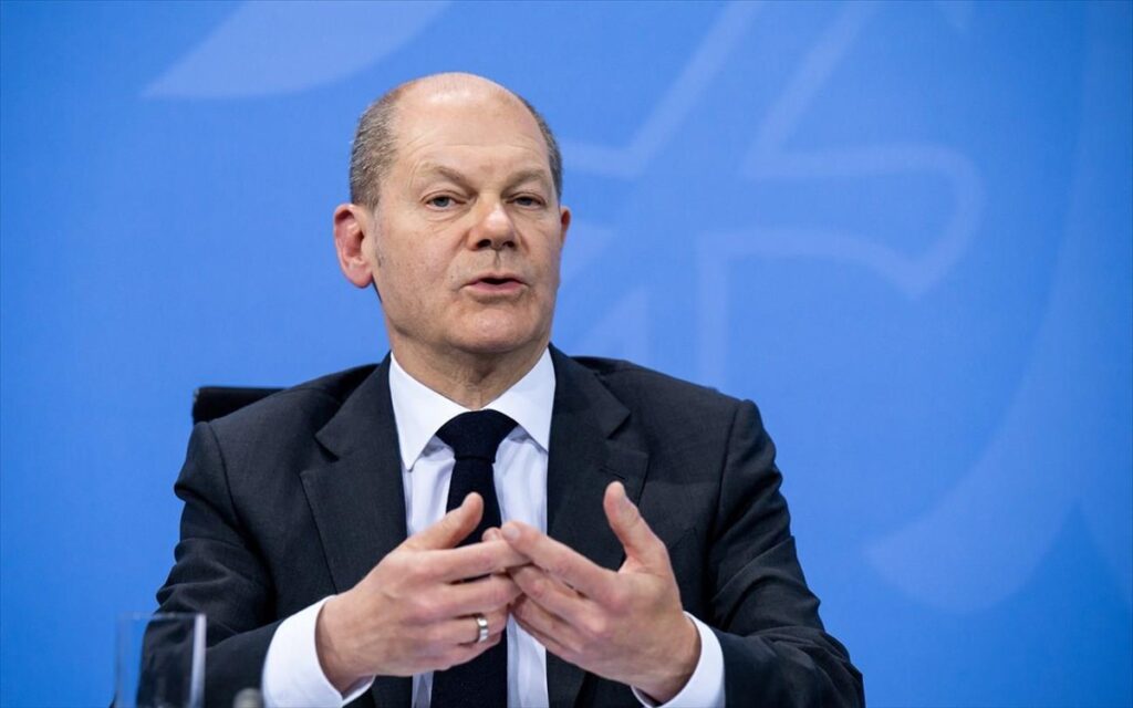 Ο Σολτς υπόσχεται να στείλει περισσότερα όπλα σε Κίεβο