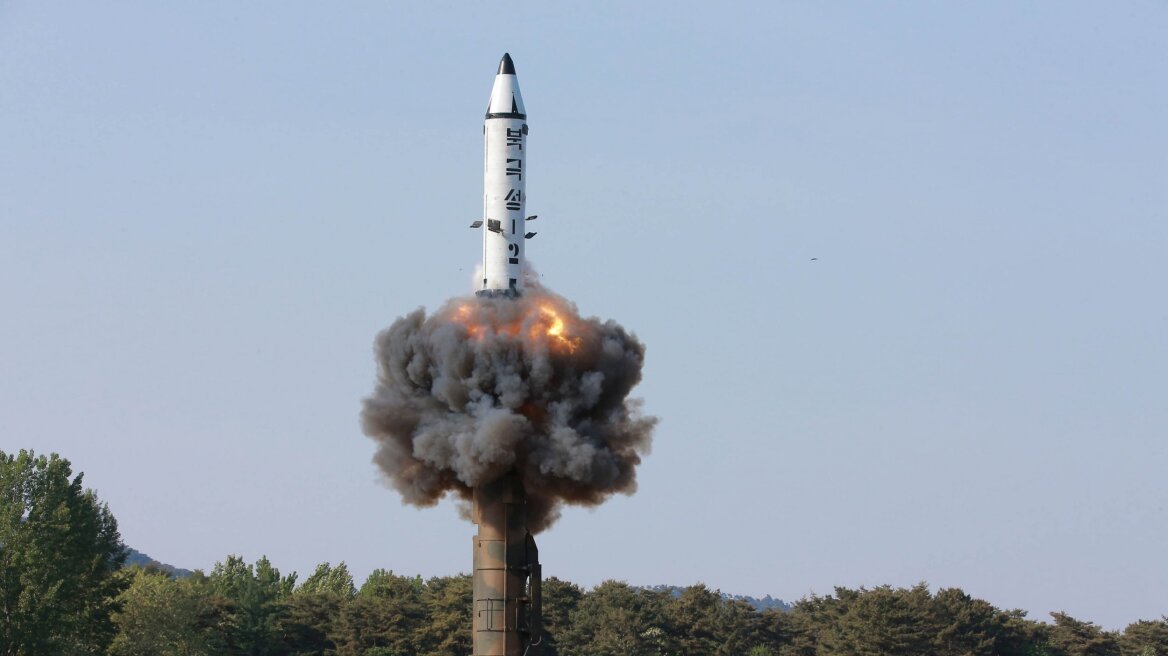 Η Βόρεια Κορέα εκτόξευσε διηπειρωτικό βαλλιστικό πύραυλο – Έντονη καταδίκη από την Ιαπωνία