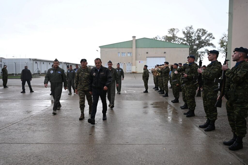 Στην 117 Πτέρυγα Μάχης στην Ανδραβίδα ο υπουργός Άμυνας Ν. Παναγιωτόπουλος