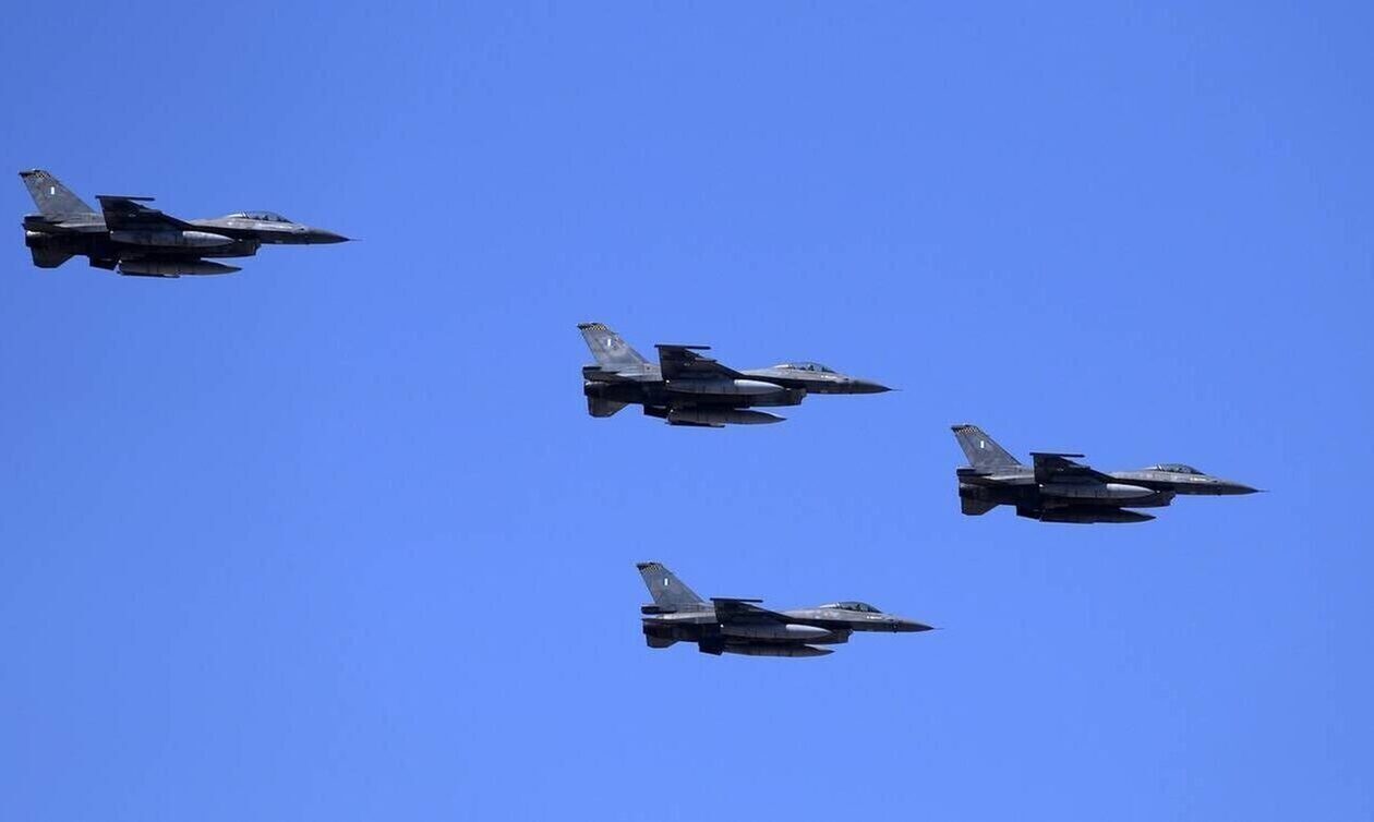 Τρία τουρκικά οπλισμένα F-16 πάνω από το Αιγαίο ανήμερα των Χριστουγέννων