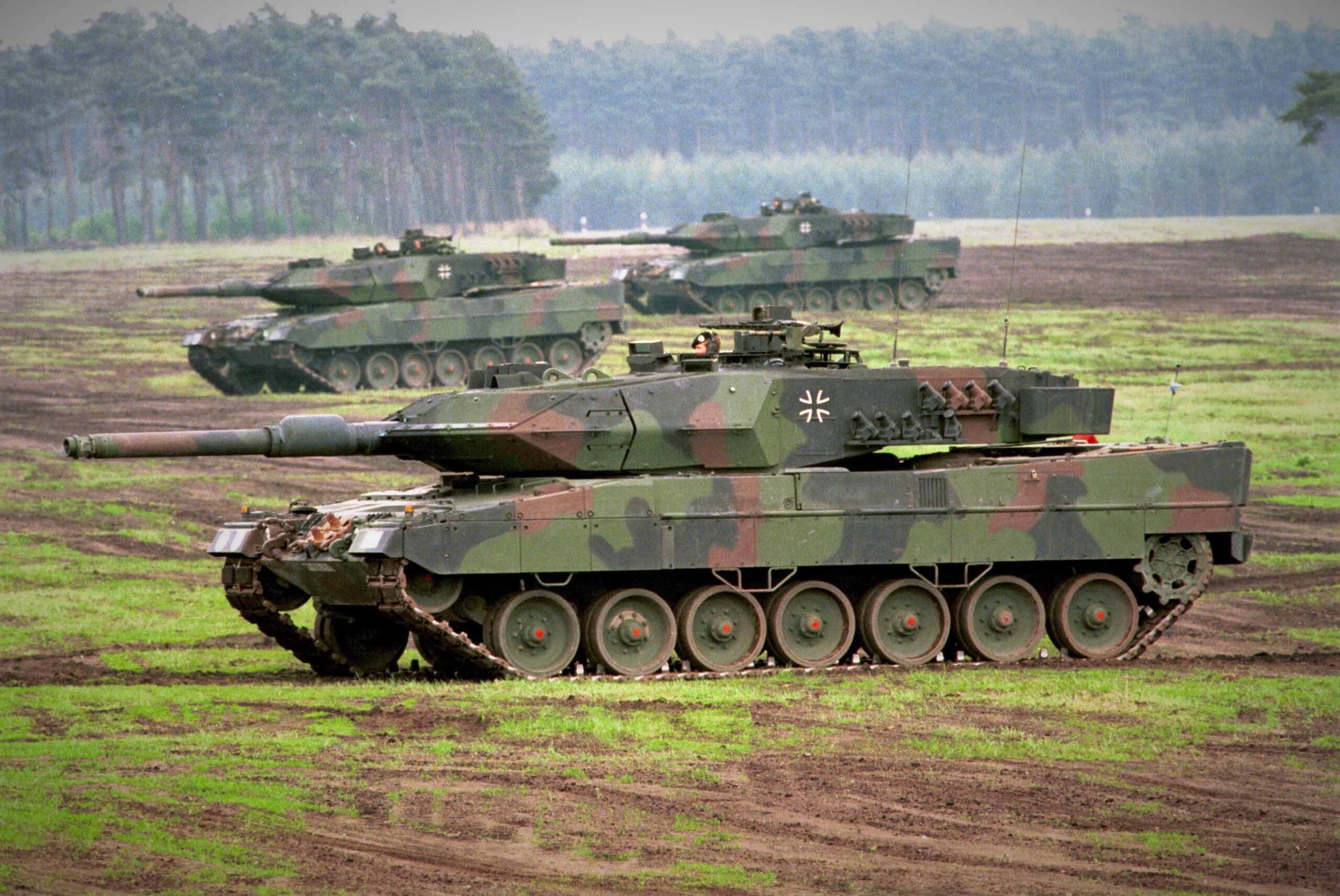 «El Pais»: Η Ισπανία σχεδιάζει να στείλει στην Ουκρανία από 4 ως 6 άρματα μάχης Leopard 2