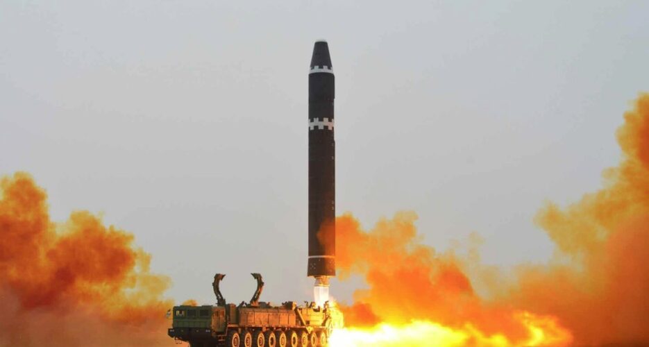 Β.Κορέα: Εκτέλεσε επιτυχή δοκιμή διηπειρωτικού πυραύλου τύπου ICBM