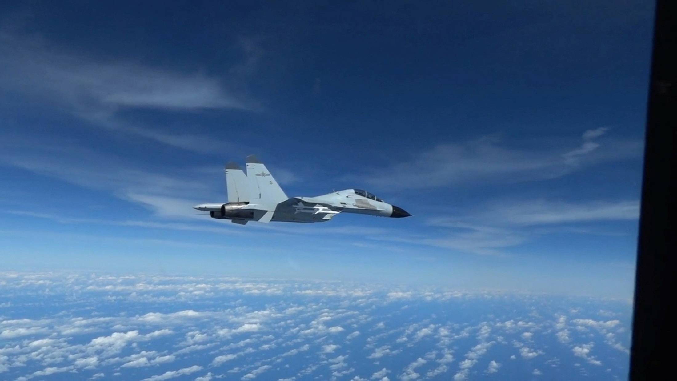 Κλιμακώνονται οι σχέσεις ΗΠΑ-Κίνας: Kινεζικό J-11 αναχαίτισε αμερικανικό P-8A Poseidon