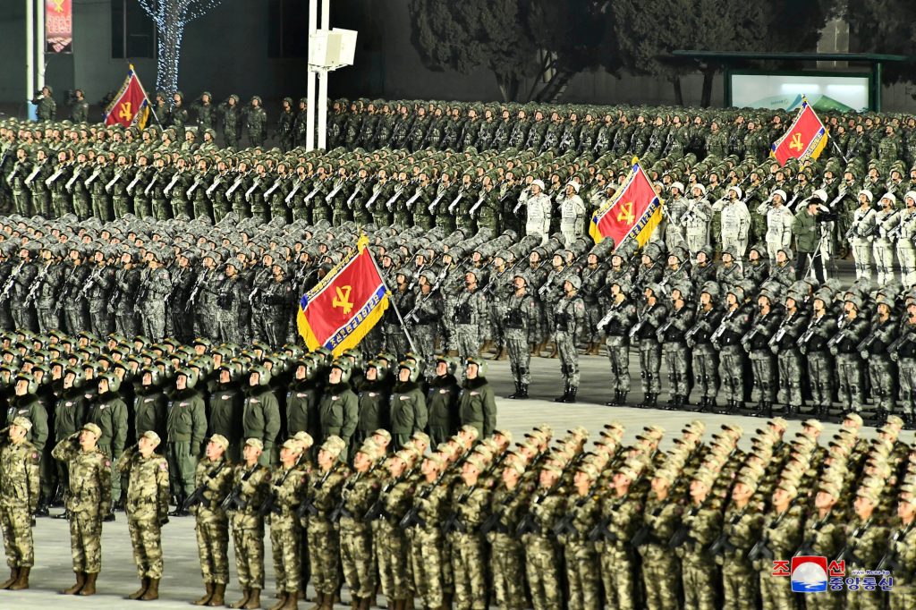 Βόρεια Κορέα: 800.000 πολίτες προσφέρθηκαν να καταταγούν εθελοντικά στον στρατό για να πολεμήσουν κατά των ΗΠΑ