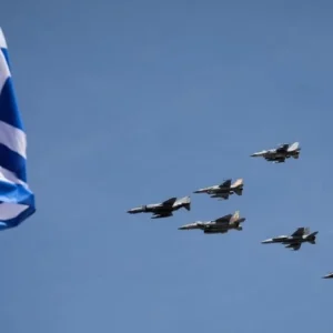 Μαχητικά αεροσκάφη θα πετάξουν σήμερα πάνω από την Αττική για την 25η Μαρτίου