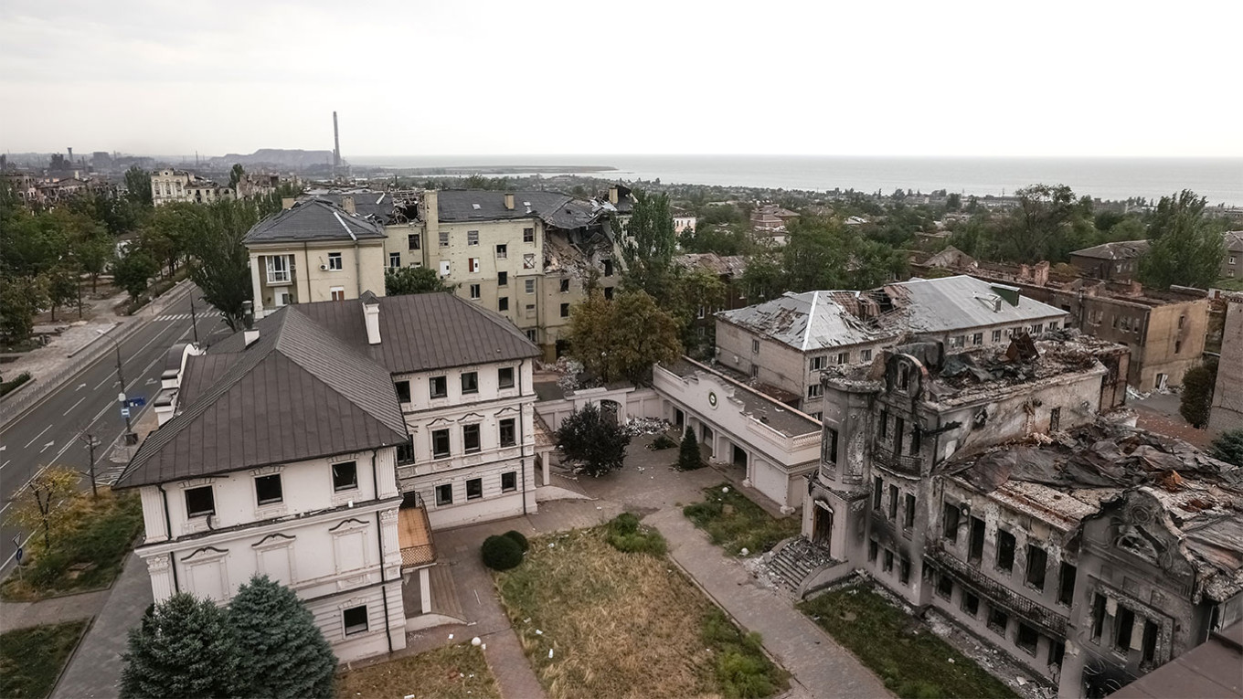 Η ζωή επιστρέφει στην κατεστραμμένη Μαριούπολη: Πρόγραμμα ολικής αναδόμησης της πόλης