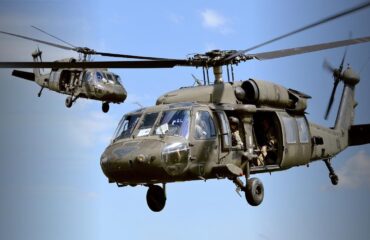 Συγκρούστηκαν στον αέρα δύο ελικόπτερα Blackhawk του αμερικανικού Στρατού – Τουλάχιστον 10 νεκροί