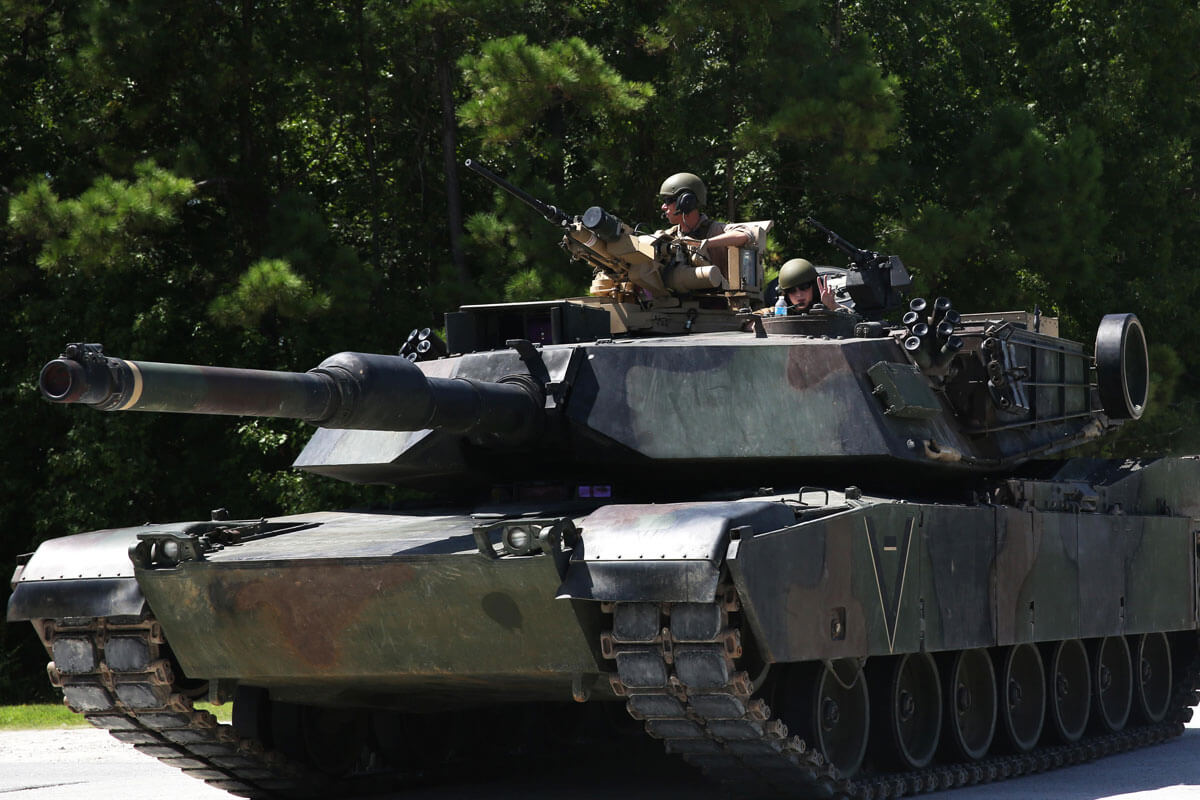 Από Οκτώβριο και βλέπουμε… η παράδοση των αμερικανικών αρμάτων M1A2 Abrams στην Ουκρανία!- «Τότε θα είναι έτοιμα» λένε οι Αμερικανοί
