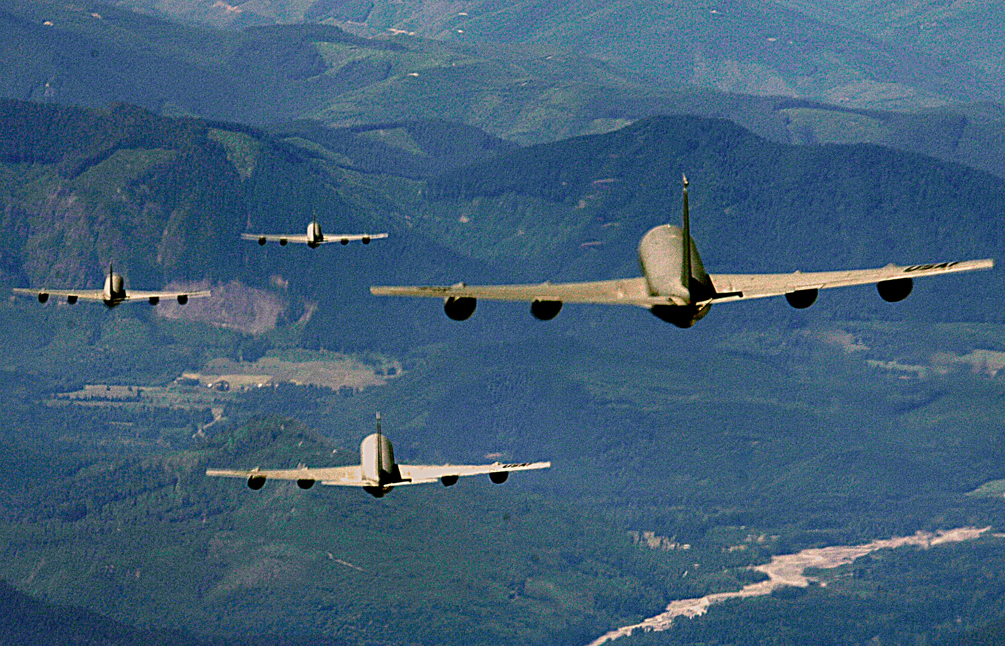 Πέντε αεροσκάφη εναέριου ανεφοδιασμού της αμερικανικής Αεροπορίας πέταξαν πάνω από την Βρετανία
