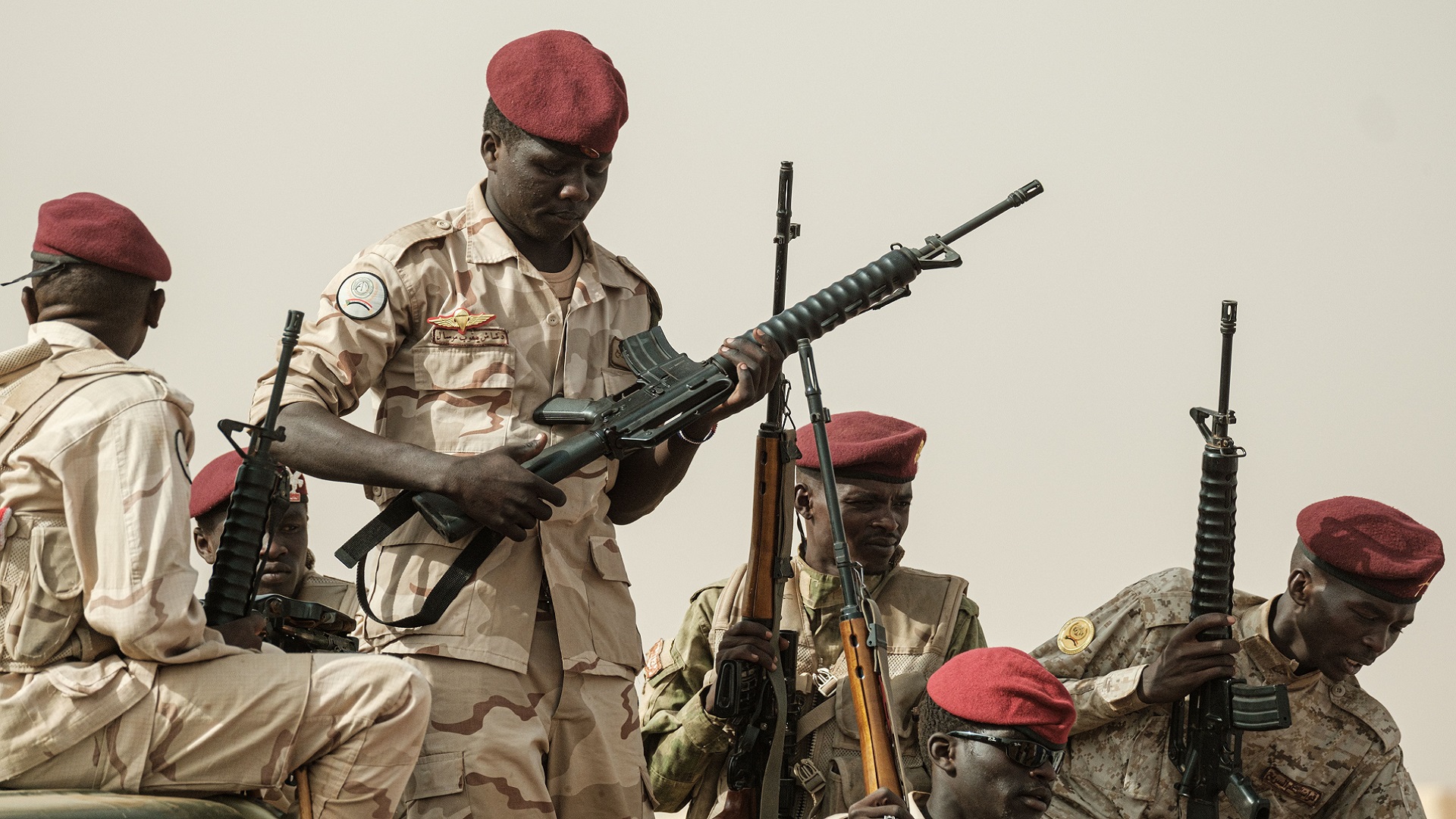 Σουδάν: Εκπρόσωποι των ΔΤΥ είχαν επίσημες συνομιλίες με «ειδικούς απεσταλμένους» ΗΠΑ-Βρετανίας δύο ημέρες πριν την έναρξη των συγκρούσεων!