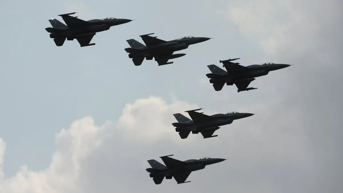 Ουκρανικό ΥΠΑΜ μέσω… Twitter: «Χρειαζόμαστε 48 F-16 για να απελευθερώσουμε την Ουκρανία»