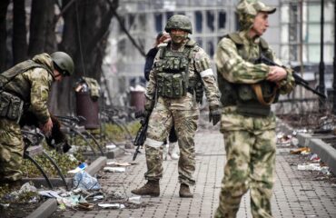 Βίντεο: Ουκρανοί αλεξιπτωτιστές αιχμάλωτοι των ρωσικών δυνάμεων
