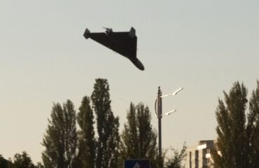 Νυχτερινή ρωσική επιδρομή στο Κίεβο από δεκάδες drones