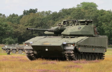 Τα σουηδικά ΤΟΜΑ CV-90 έτοιμα να μπουν στις μάχες κατά των ρωσικών δυνάμεων στην Ουκρανία
