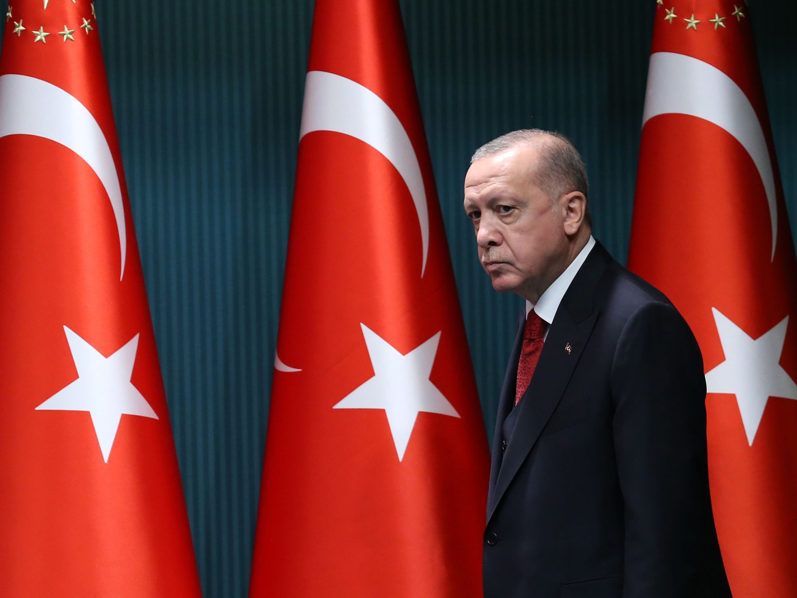 Ανατροπές στην σύνθεση της νέας τουρκικής κυβέρνησης: O Eρντογάν αφήνει εκτός τους Χ.Ακάρ, Μ.Τσαβούσογλου και Σ.Σοϊλού!
