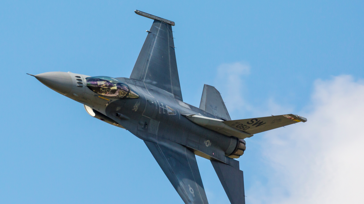Γ.Στόλτενμπεργκ: «Έχει αρχίσει η εκπαίδευση Ουκρανών πιλότων στα F-16» – Ψάχνουν αεροδιαδρόμους προσγείωσης