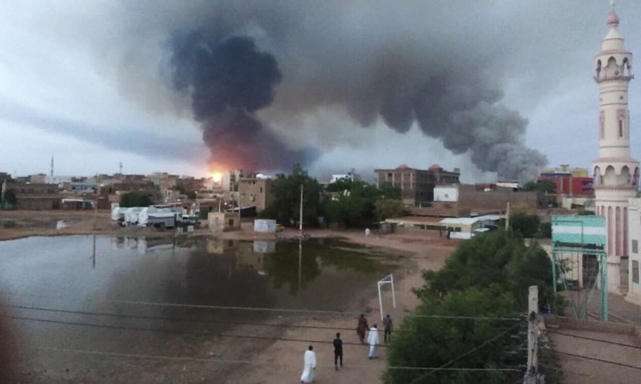 Σουδάν: Καταρρίφτηκε αεροσκάφος των ένοπλων δυνάμεων στο Χαρτούμ – «Έκανε “βουτιά” προς το έδαφος»
