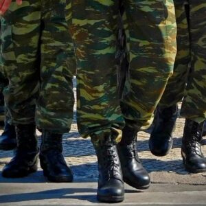 Το ΥΠΑΜ θα δώσει 5.600 ευρώ ανά tablet για να «επιμορφώσει» τους στρατιώτες; – Τι αναφέρει η εγκύκλιος και η απάντηση