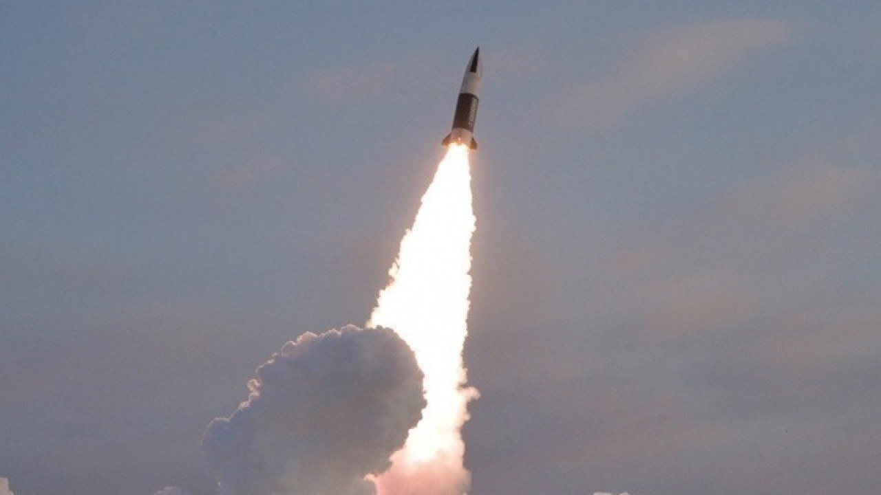 Η Β.Κορέα έκανε δοκιμαστική εκτόξευση δύο βαλλιστικών πυραύλων άγνωστου τύπου
