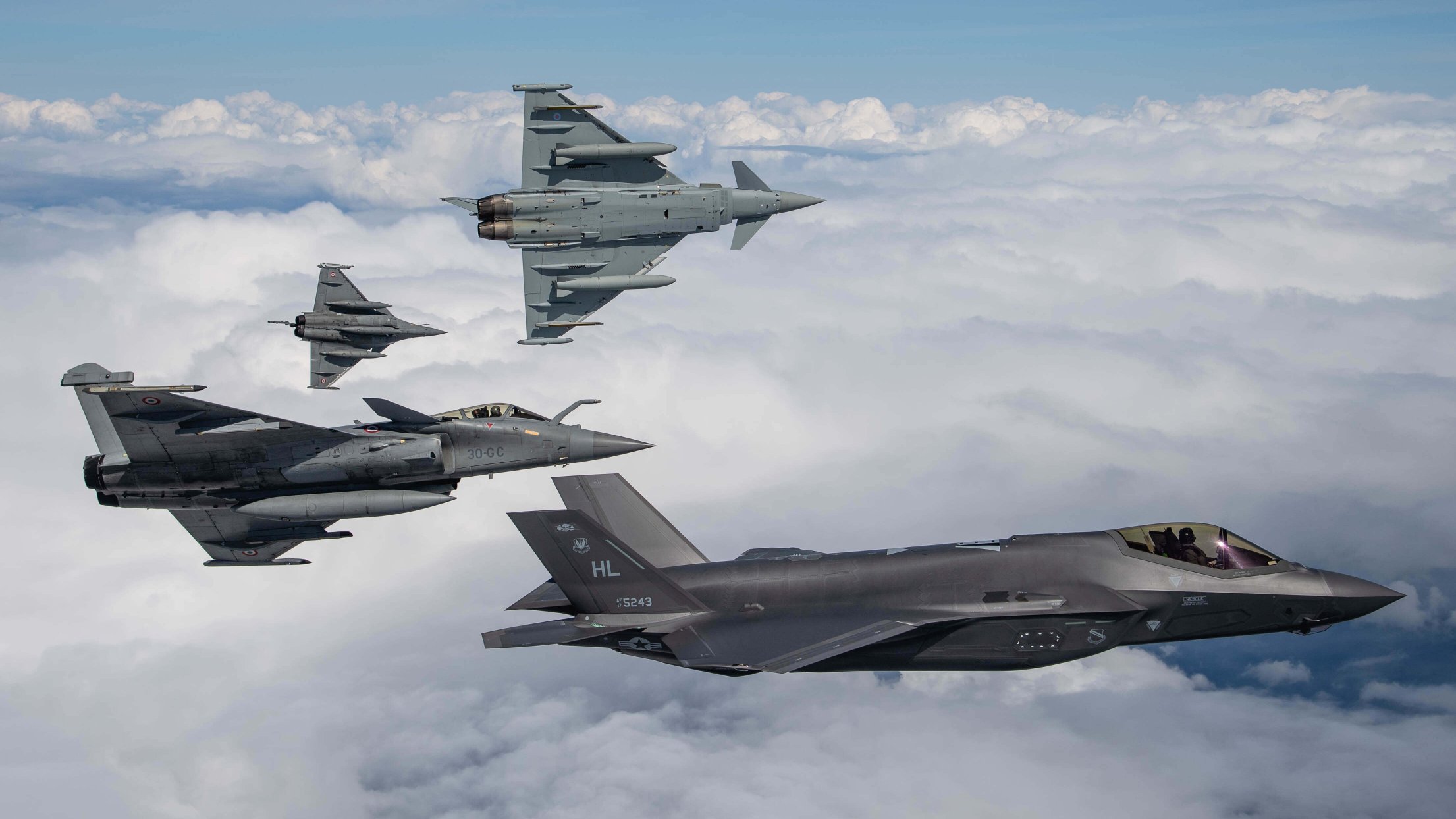 Εκτεταμένες δοκιμές συνεργατικών επιχειρήσεων  μεταξύ γαλλικών Rafale και F-35 πάνω από τη Συρία