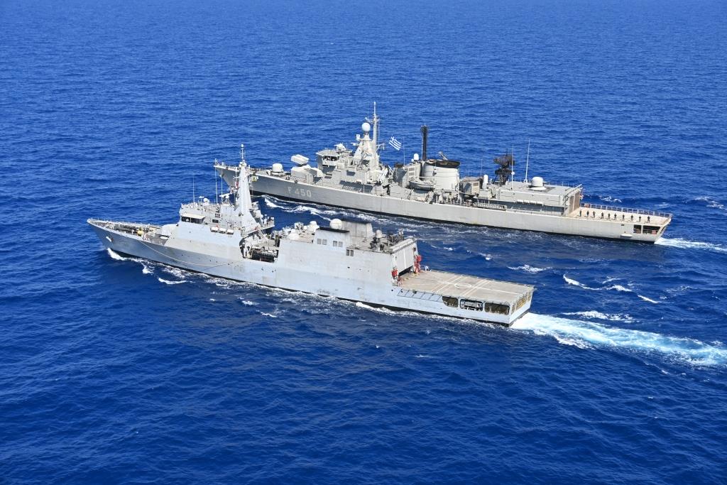 Ελλάδα-Ινδία: Άσκηση της φρεγάτας «ΕΛΛΗ» με το σκάφος INS SUMEDHA του ινδικού Ναυτικού