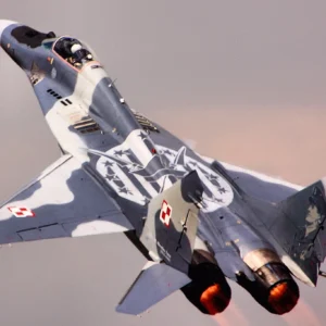 Θεαματική απογείωση πολωνικών MiG-29 από αυτοκινητόδρομο