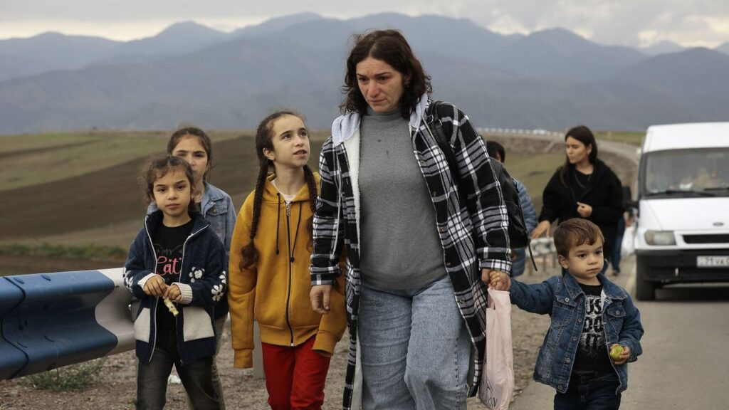 Ναγκόρνο-Καραμπάχ: Τα αποτελέσματα μιας οδυνηρής ήττας – Συγκλονιστικό βίντεο από την άδεια πρωτεύουσα