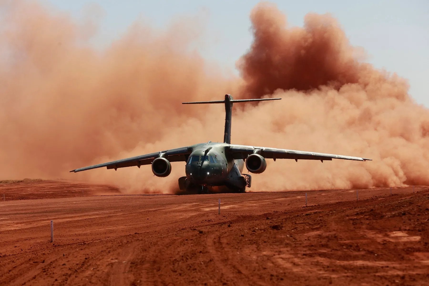 Ολλανδία: Προχωρά στην απόκτηση ενός επιπλέον C-390 – Η ΠΑ αναζητά C-130 από τις…  «μάντρες»