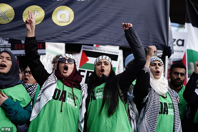 Λονδίνο: Δεκάδες χιλιάδες μουσουλμάνο διαδήλωσαν υπέρ των Παλαιστινίων και της Χαμάς