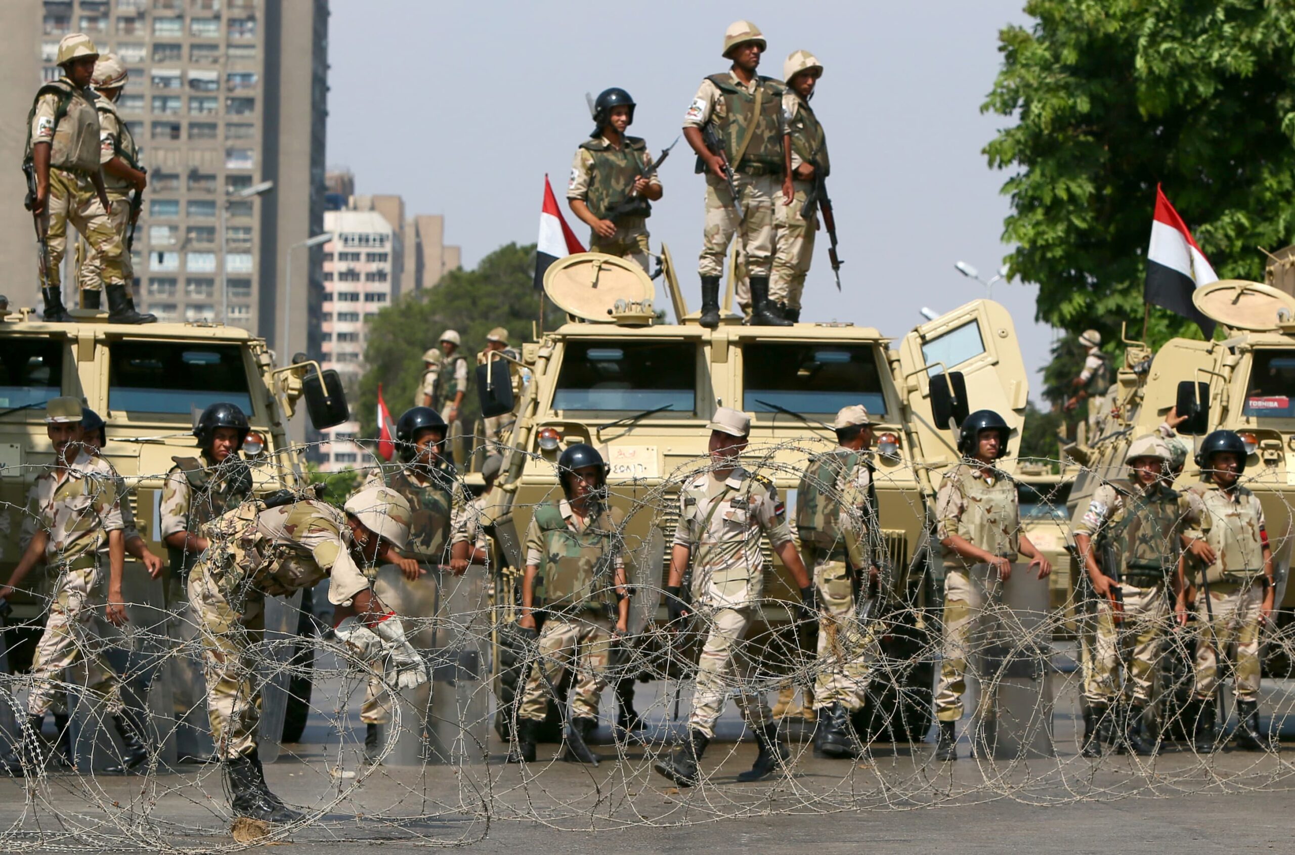 Αίγυπτος: «Είμαστε αποφασισμένοι να θυσιάσουμε τις ζωές εκατομμυρίων  για να προστατέψουμε το Σινά – Κανείς δεν θα περάσει τα σύνορα»