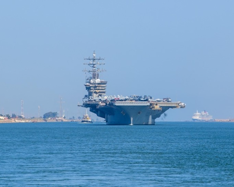 Στον Κόλπο κατευθύνεται το USS Dwight D. Eisenhower – Πέρασε το Σουέζ