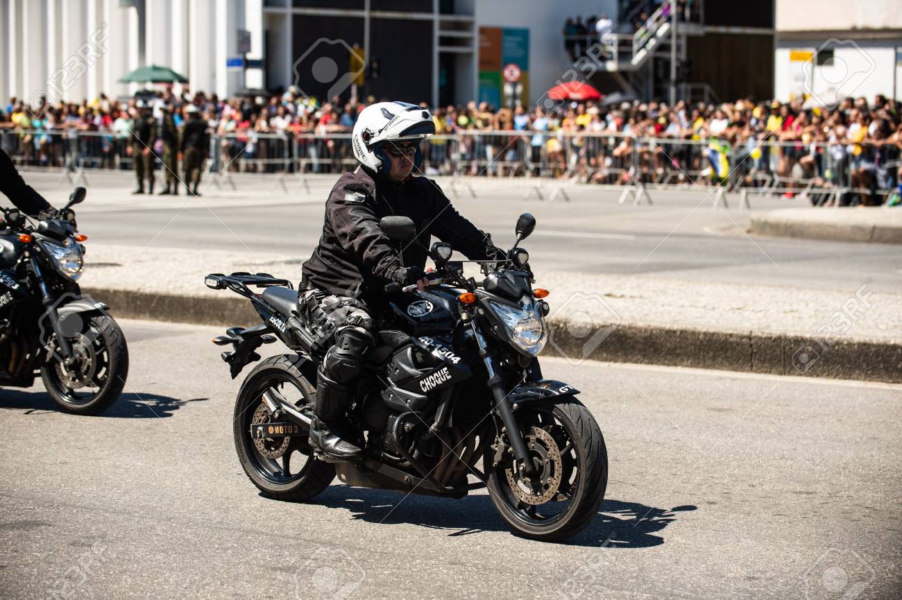 Βραζιλία: Τρελή καταδίωξη μοτοσυκλέτας στους δρόμους στο Σάο Πάολο