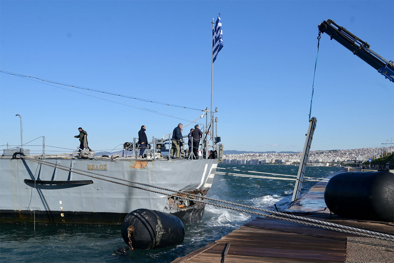 Ούτε ένα πλωτό μουσείο δεν μπορούν να προστατεύσουν: Μετά την βύθιση της ΤΠΚ «Τουρνάς» τώρα το «Βέλος» – Ερωτήματα για την ηγεσία του ΓΕΝ