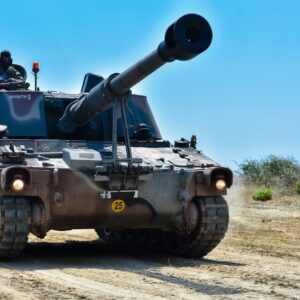 Και άλλο «δώρο» στον Ζελένσκι από την Ελλάδα;  Δίνει 75.000 βλήματα πυροβολικού των 155 και 203 χλστ.