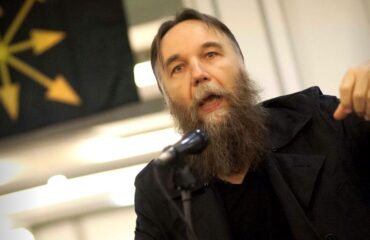 Α.Ντούγκιν: «Θα έχουμε νικήσει στην Ουκρανία όταν καταλάβουμε την μισή χώρα και φτάσουν οι μπότες μας σε Ουγγαρία-Πολωνία»