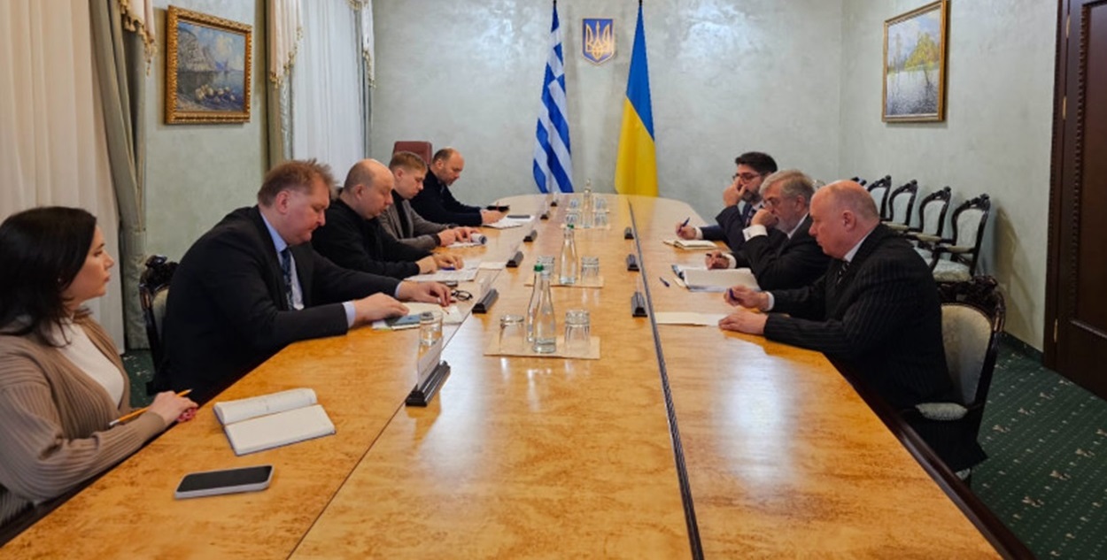 Το υπουργείο Εξωτερικών προγραμματίζει συνέδριο στην Αθήνα για την ανασυγκρότηση της… Ουκρανίας