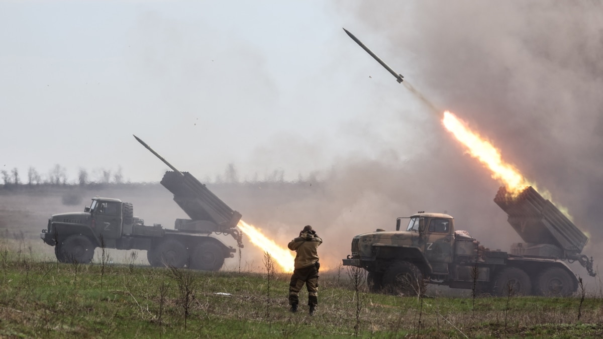 Οι Ρώσοι διέσπασαν τις ουκρανικές αμυντικές γραμμές δυτικά της Μαρίνκα και προελαύνουν για Βούλενταρ
